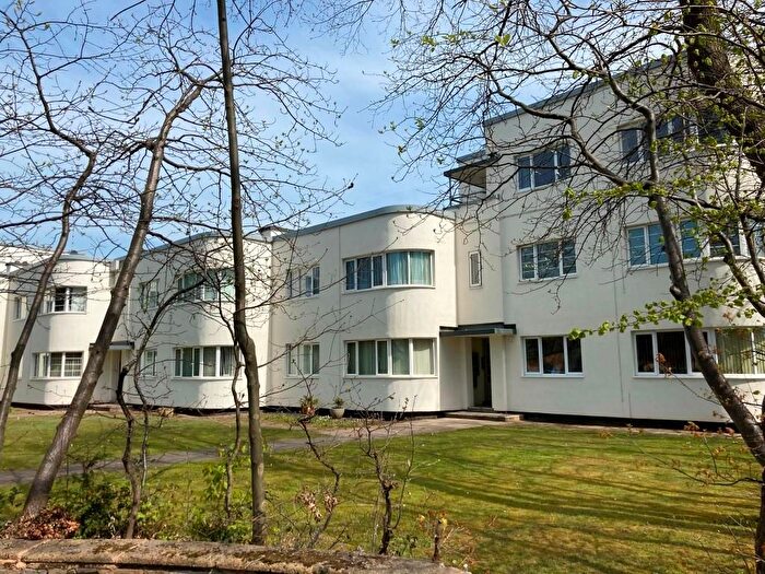 2 Bedroom Flat To Rent In Petersfield Court, Stratford Road, Birmingham, B28