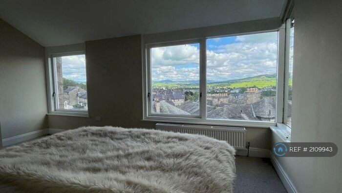 2 Bedroom End Of Terrace House To Rent In Mountain View, Kendal, LA9