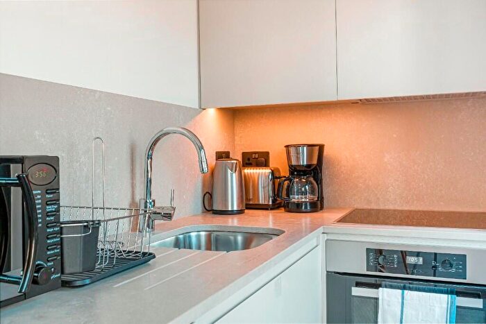 3 Bedroom Flat To Rent In Maddox Street, London, W1S