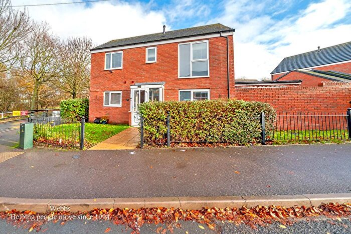 3 Bedroom Semi Detached House For Sale In Pennine Way, Willenhall, WV12