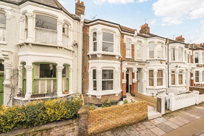 5 Bedroom House To Rent In Mortimer Road, Queen's Park, NW10