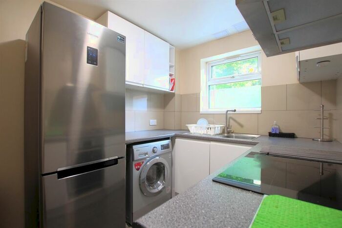 1 Bedroom End Of Terrace House To Rent In Dorney Way, Hounslow, TW4
