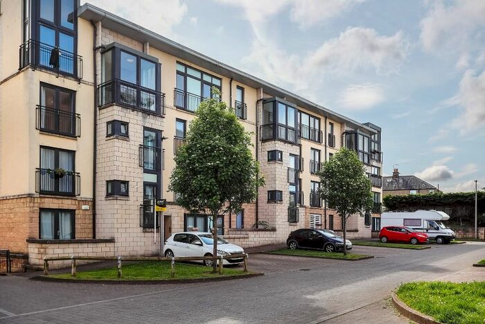 2 Bedroom Flat To Rent In Colonsay Close, Granton, Edinburgh, EH5