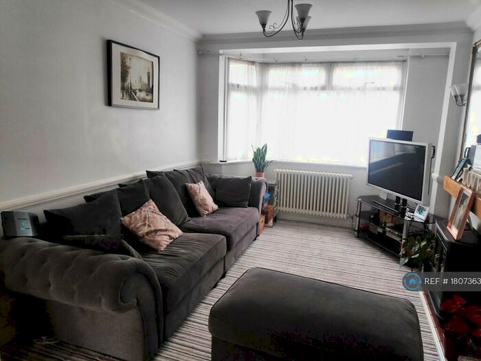 3 Bedroom Terraced House To Rent In Stanhope Road, Swanscombe, DA10