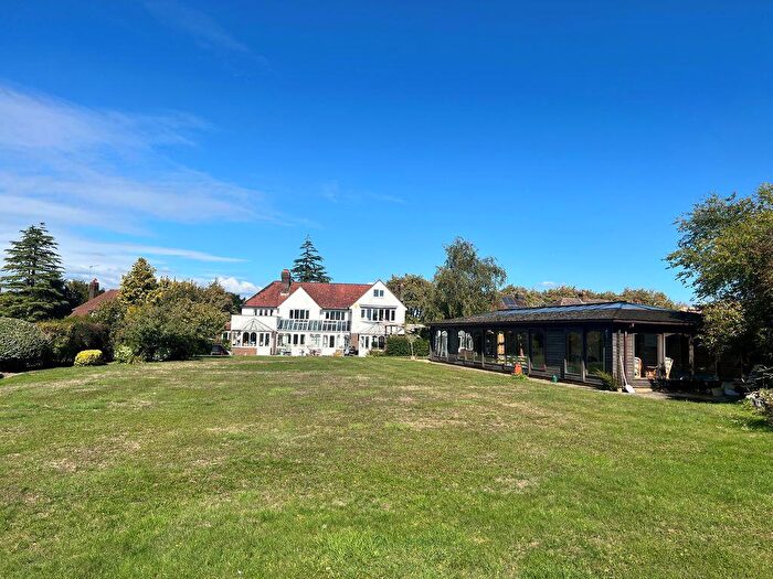 6 Bedroom House For Sale In White Beam Way, Tadworth, KT20