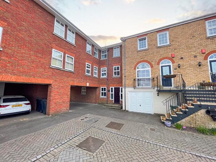 1 Bedroom Apartment To Rent In Frobisher Way, Greenhithe, Kent, DA9