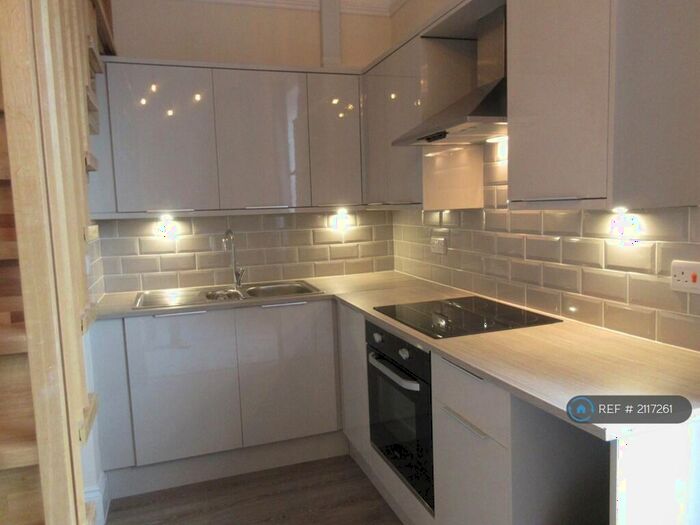 Studio To Rent In North Parade, Derby, DE1