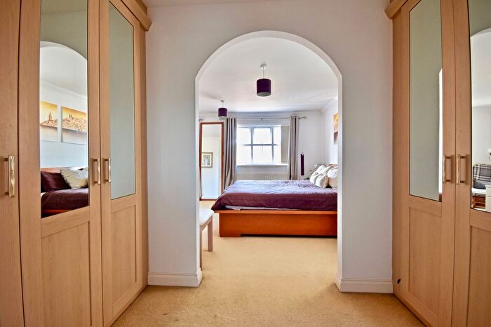 5 Bedroom Detached House For Sale In Quarry Gardens, Leatherhead, KT22