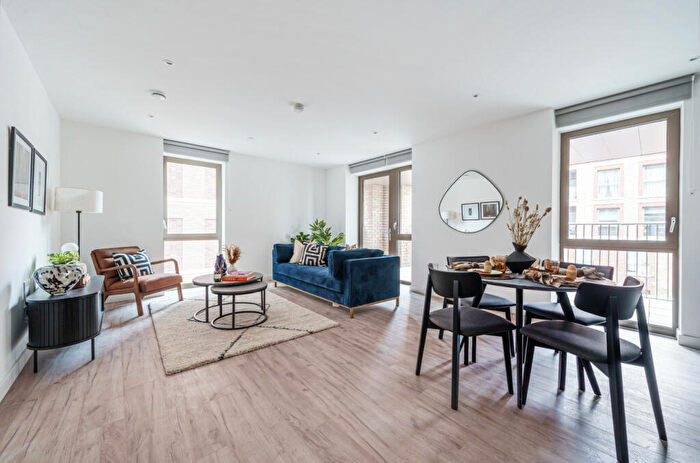 2 Bedroom Apartment To Rent In Bed, Th Floor, Tyne, Refinery House In Anchors Point, E16