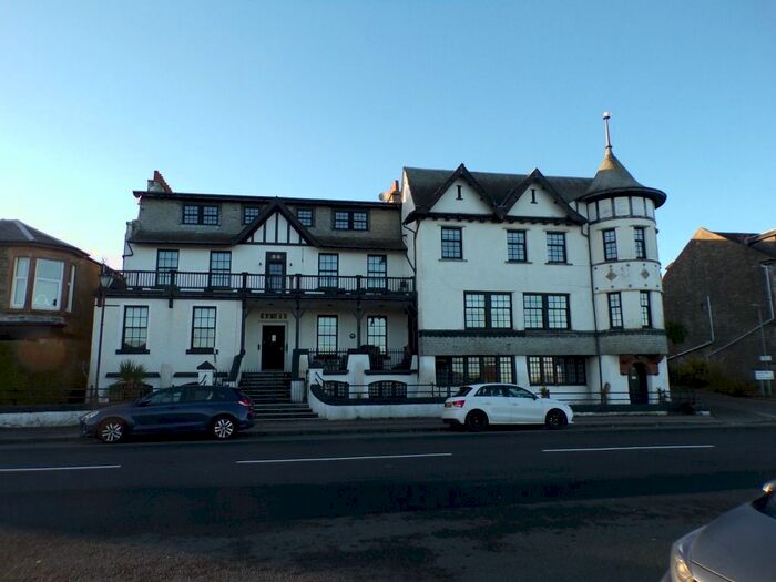 2 Bedroom Flat To Rent In B Marine Parade, Dunoon, Argyll And Bute, PA23