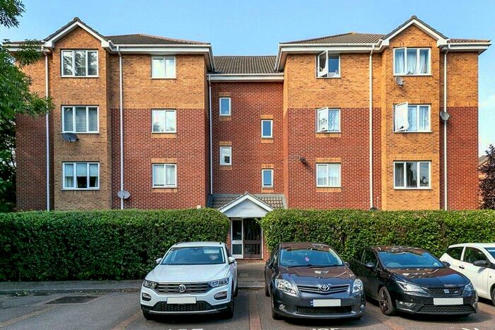 2 Bedroom Apartment To Rent In Franklin Way, Croydon, Surrey, CR0