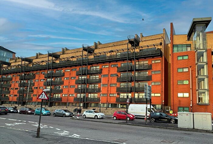 2 Bedroom Flat To Rent In Clyde Street, Carrick Quay, Glasgow, G1