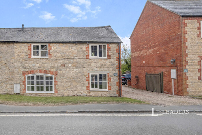 3 Bedroom Terraced House To Rent In The Avenue, Whitfield, Brackley, NN13