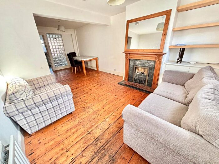 2 Bedroom Property To Rent In Dover Street, Southampton, SO14