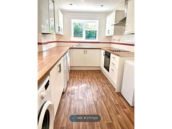 3 Bedroom Semi Detached House To Rent In Broadlands Road, Southampton, SO17