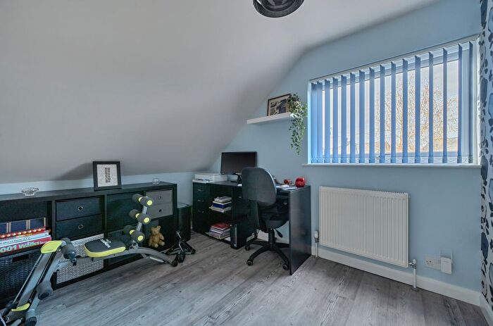 3 Bedroom Bungalow For Sale In Victoria Road, Mortimer Common, Reading, Berkshire, RG7