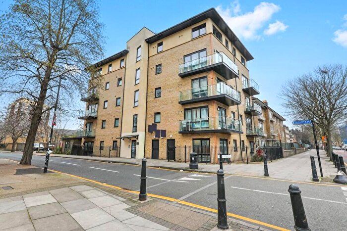 1 Bedroom Apartment To Rent In Britannia House, Digby Street, London, E2