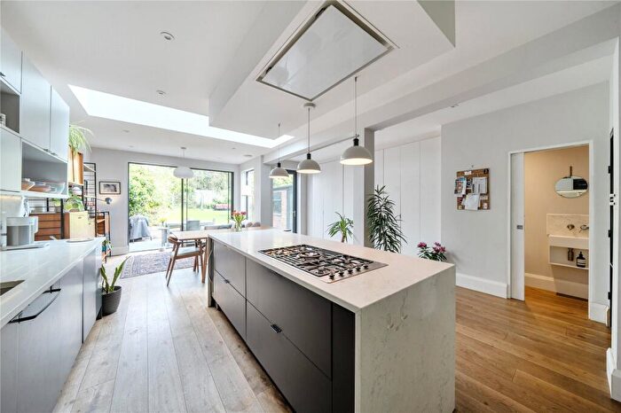 4 Bedroom Semi Detached House For Sale In Wroxham Gardens, London, N11