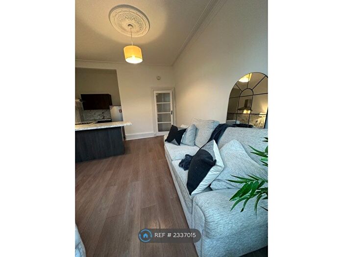 1 Bedroom Flat To Rent In Cumbernauld Road, Glasgow, G31