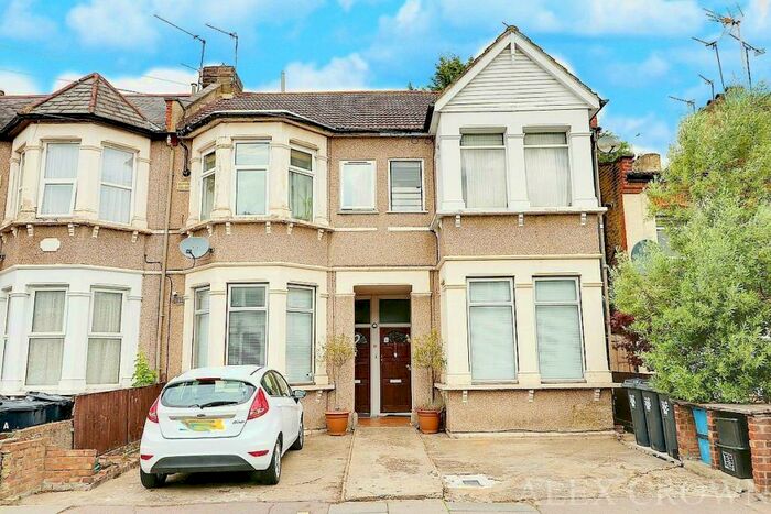 2 Bedroom Maisonette To Rent In Valentines Road, Ilford, IG1