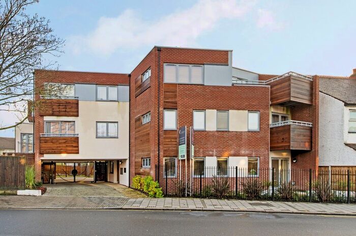 1 Bedroom Flat To Rent In High Road, Harrow Weald, Harrow, HA3