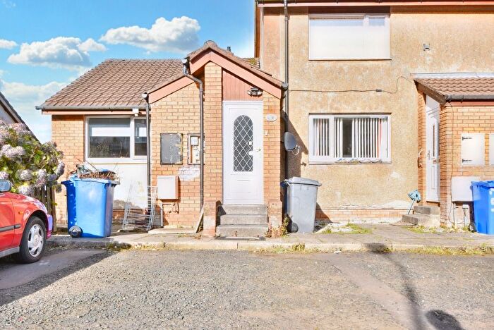 2 Bedroom Flat For Sale In Dougliehill Terrace, Inverclyde, Port Glasgow, PA14