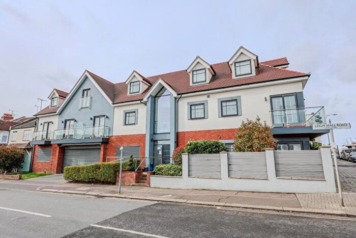 2 Bedroom Flat For Sale In London Road, Leigh-On-Sea, SS9