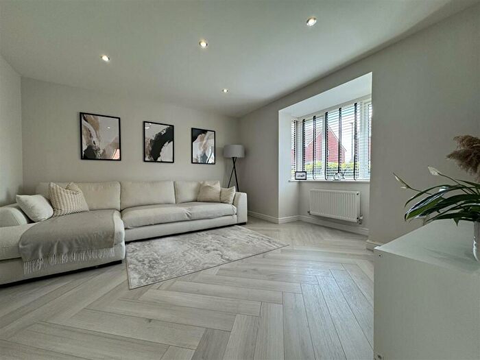 3 Bedroom Semi-Detached House To Rent In Turnstone Close, Tilbury, RM18