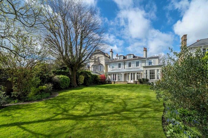 6 Bedroom Detached House To Rent In Strawberry Vale, Twickenham, TW1