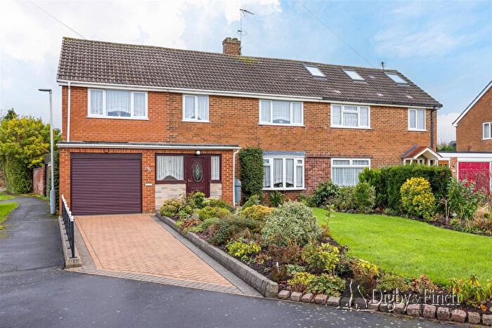 5 Bedroom Semi Detached House For Sale In Yonge Close, Radcliffe-On-Trent, Nottingham, NG12