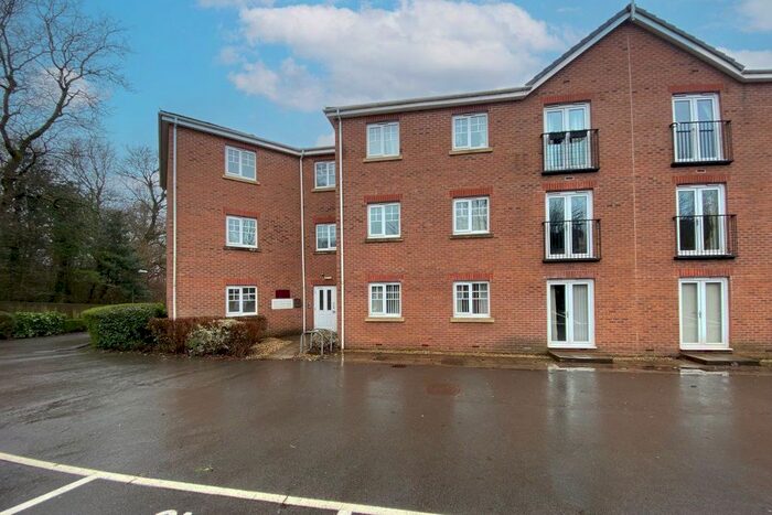 2 Bedroom Flat To Rent In Cwrt Llys Fynnon, Newbridge Road, Pontllanfraith, NP12