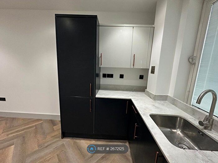 2 Bedroom Flat To Rent In London Road, Romford, RM7