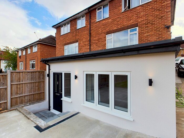 1 Bedroom Maisonette To Rent In Plumer Road, High Wycombe, HP11