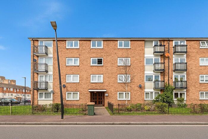 2 Bedroom Flat To Rent In Cleves Road, East Ham, E6