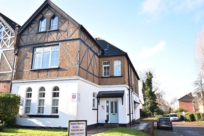 1 Bedroom Flat To Rent In Cranes Park, Surbiton, KT5