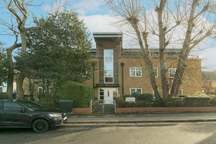 2 Bedroom Flat To Rent In Holden Road, North Finchley, N12
