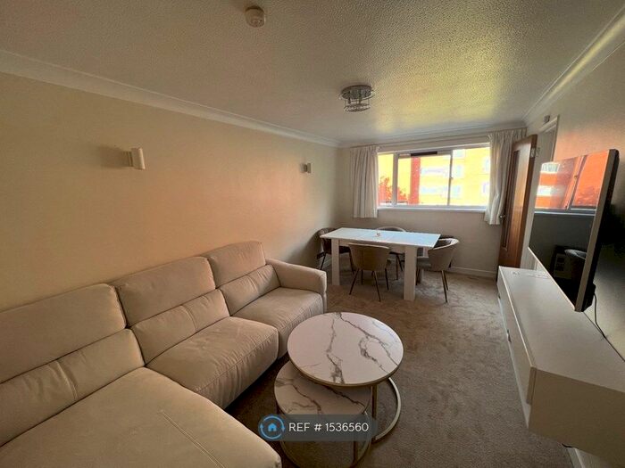 1 Bedroom Flat To Rent In Homefield Park, Sutton, SM1