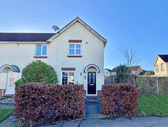 3 Bedroom End Of Terrace House For Sale In Dunoon Close, Braintree, CM7