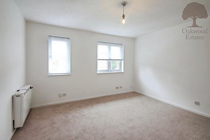 1 Bedroom Maisonette To Rent In Lowdell Close, Yiewsley, West Drayton, UB7