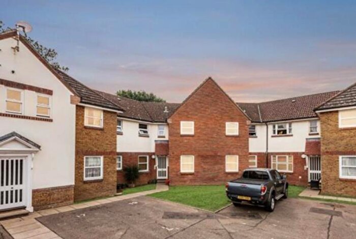 2 Bedroom Flat To Rent In Hollytree Court, Layer Road, Colchester, CO2