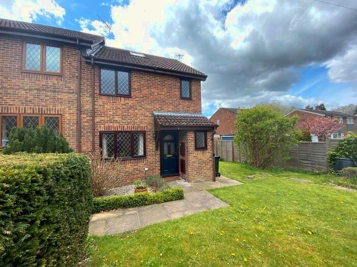 4 Bedroom Property To Rent In Trout Road, Haslemere, GU27