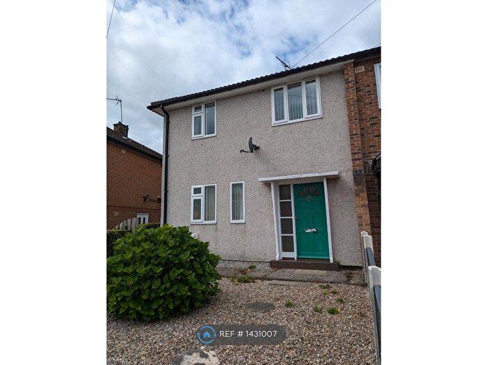 3 Bedroom Semi-Detached House To Rent In Beech Crescent, Eckington, Sheffield, S21