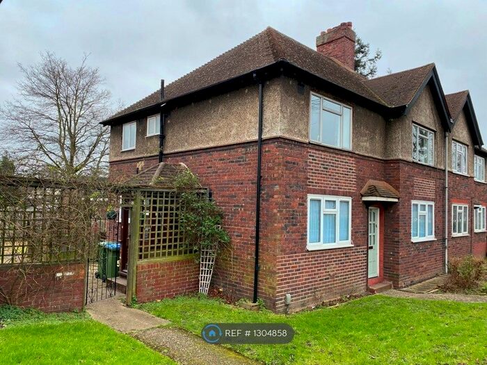 3 Bedroom Maisonette To Rent In Westhorne Avenue, London SE9