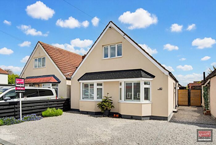 4 Bedroom Detached House For Sale In Sandells Avenue, Ashford, TW15