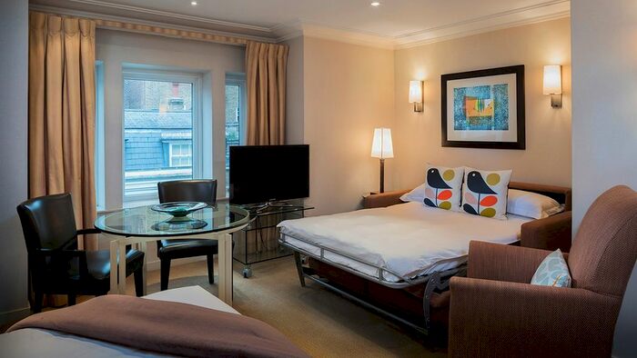 2 Bedroom Flat To Rent In Wilbraham Place, London, SW1X