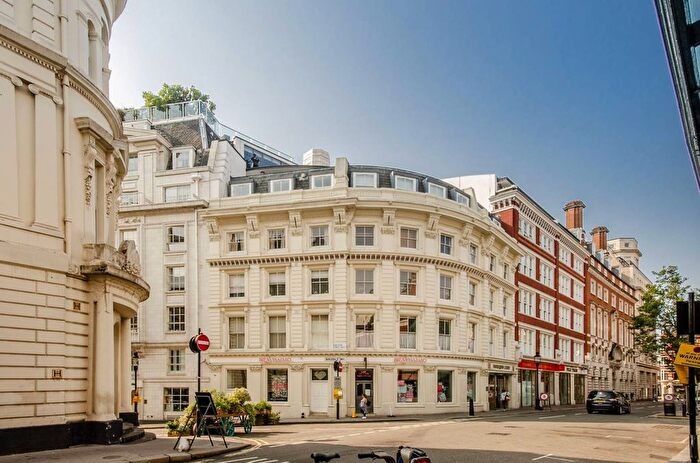 1 Bedroom Flat For Sale In Harlequin Court, Covent Garden, London, WC2E