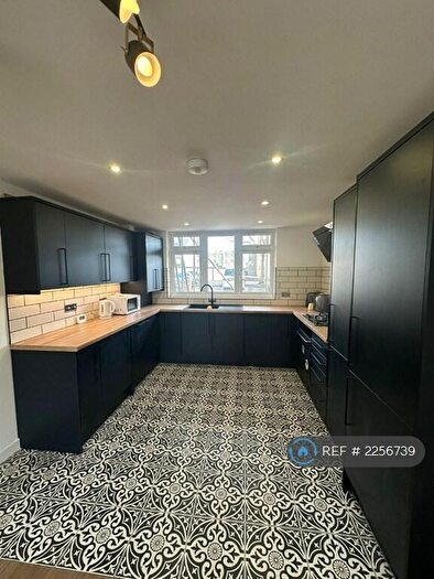 4 Bedroom Terraced House To Rent In Honeysuckle Close, Romford, RM3