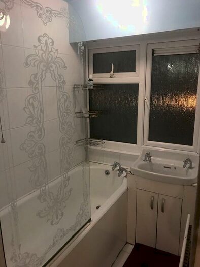 1 Bedroom House To Rent In Denmark Gardens Carshalton, London, London, SM5