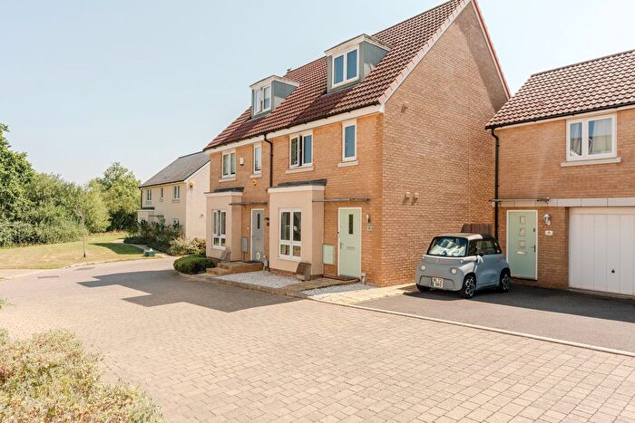 4 Bedroom Semi-Detached House For Sale In Gentian Close, Lyde Green, BS16