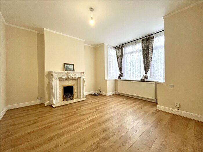 4 Bedroom Semi-Detached House To Rent In Canberra Road, Bexleyheath, Kent, DA7